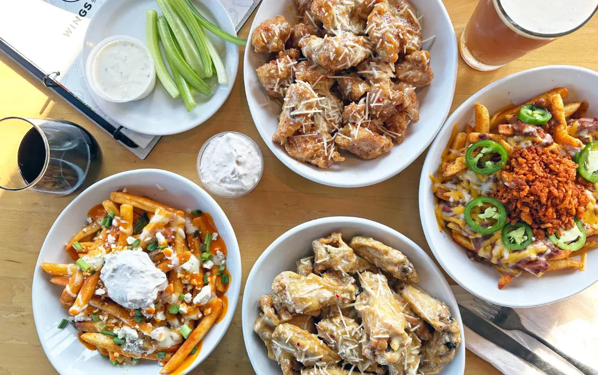 New Seasonal Sips, Menu Items and Holiday Gift Card Bonuses Are Here